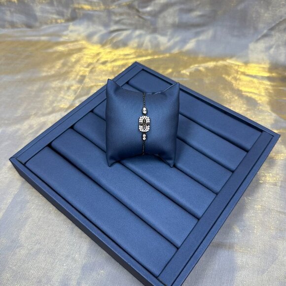 APM Monaco Fleur Lis Bracelet - Picture 2 of 4